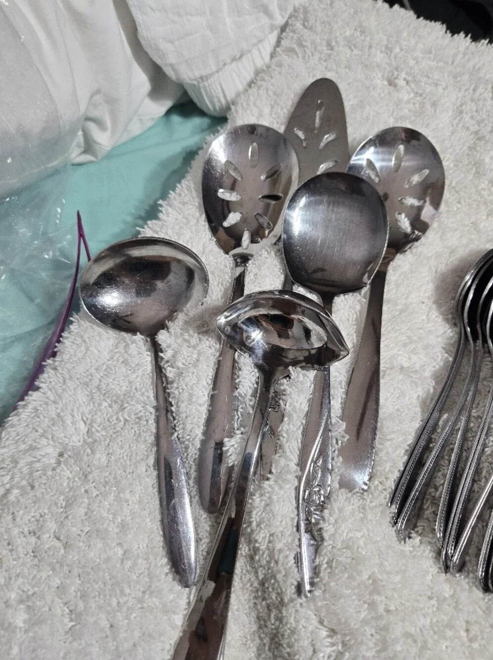 Oneida needlepoint flatware several Items used flatware